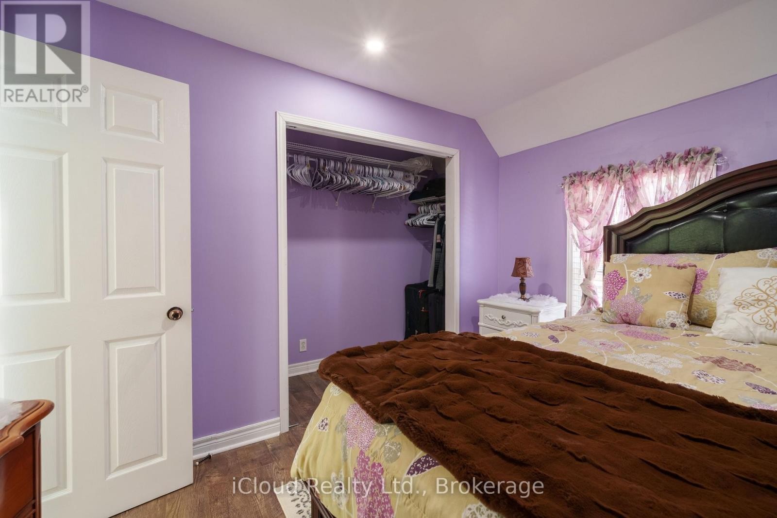 












2 RICHMOND AVENUE

,
St. Catharines (E. Chester),




Ontario
L2R3W7


