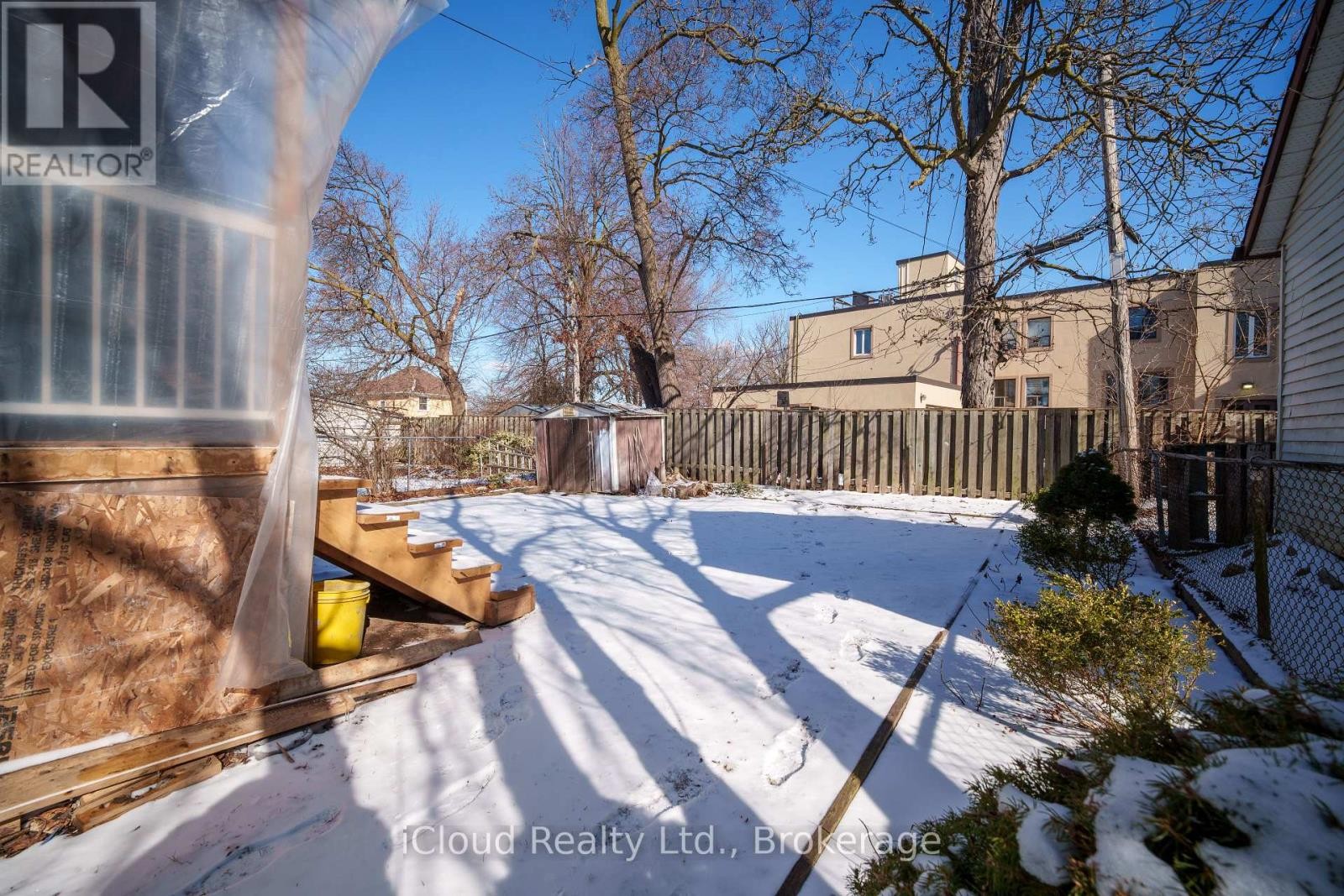 












2 RICHMOND AVENUE

,
St. Catharines (E. Chester),




Ontario
L2R3W7

