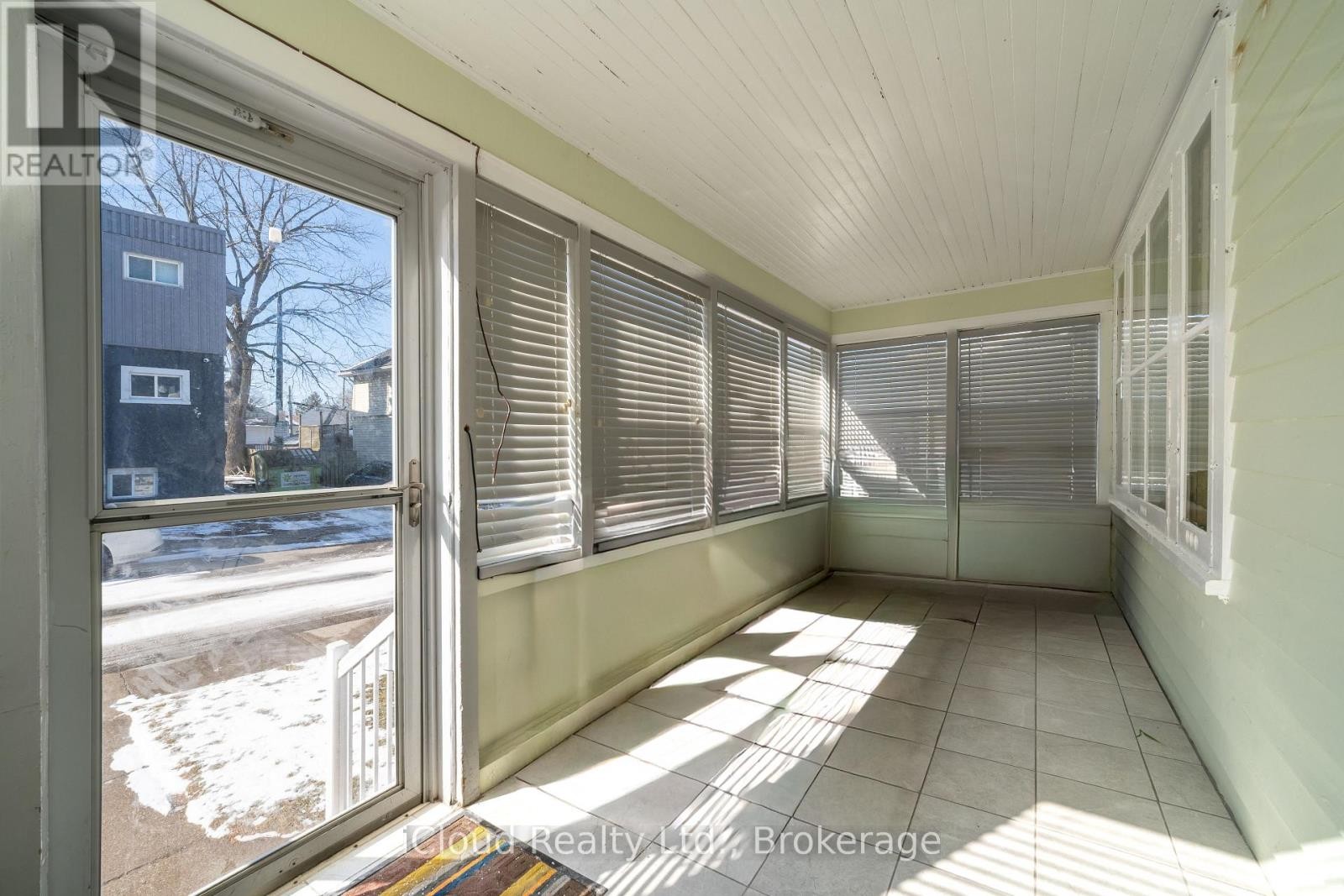 












2 RICHMOND AVENUE

,
St. Catharines (E. Chester),




Ontario
L2R3W7

