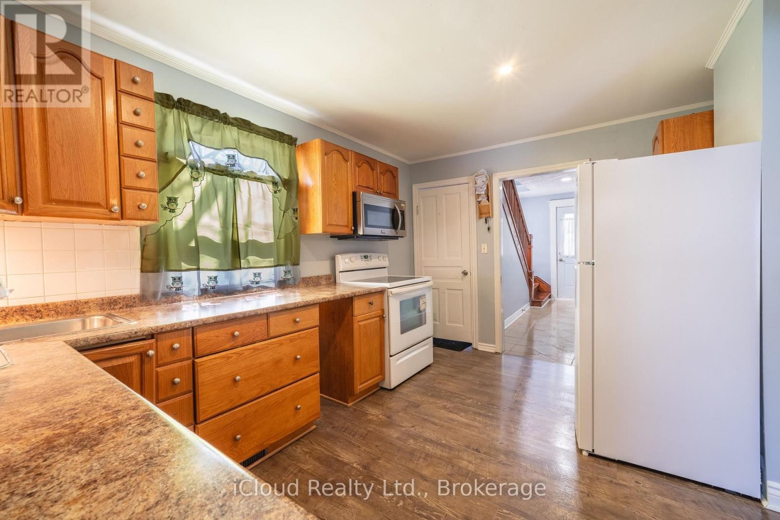 












2 RICHMOND AVENUE

,
St. Catharines (E. Chester),




Ontario
L2R3W7

