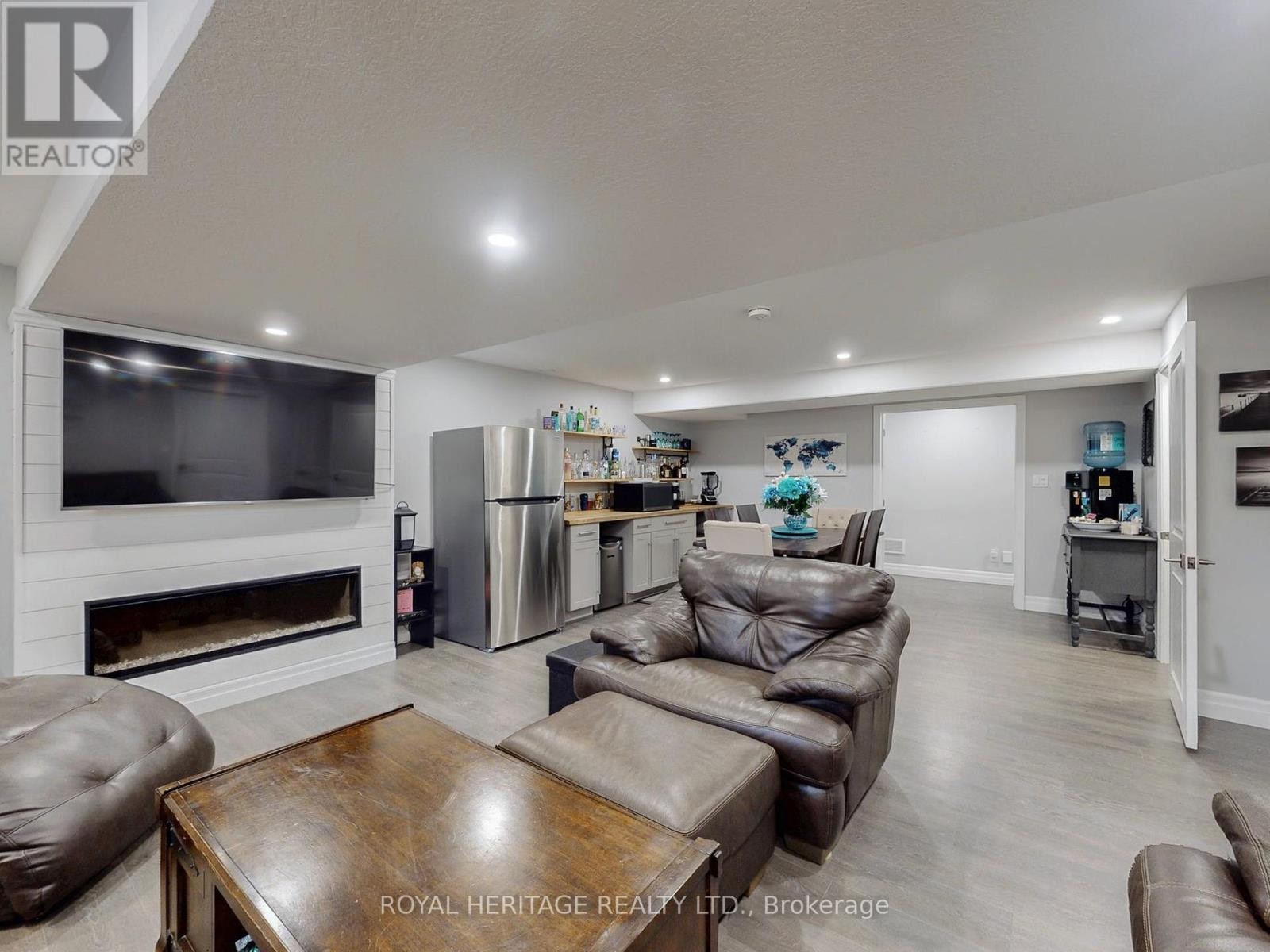 












22 BEL AIR CRESCENT

,
Quinte West (Murray Ward),




Ontario
K8V0H4

