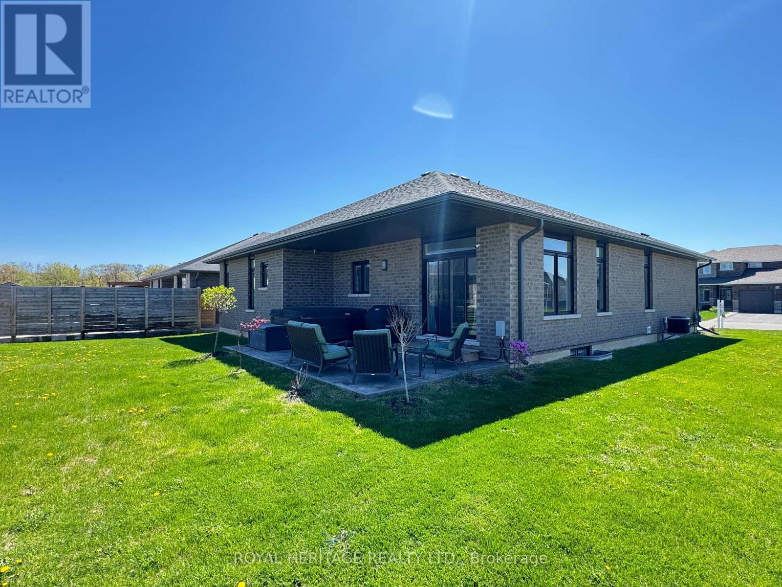 












22 BEL AIR CRESCENT

,
Quinte West (Murray Ward),




Ontario
K8V0H4

