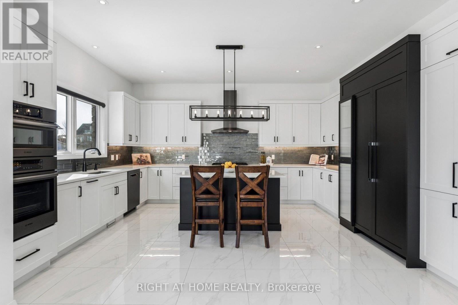 












66 KENMIR AVENUE

,
Niagara-on-the-Lake (St. Davids),




Ontario
L0S1J0

