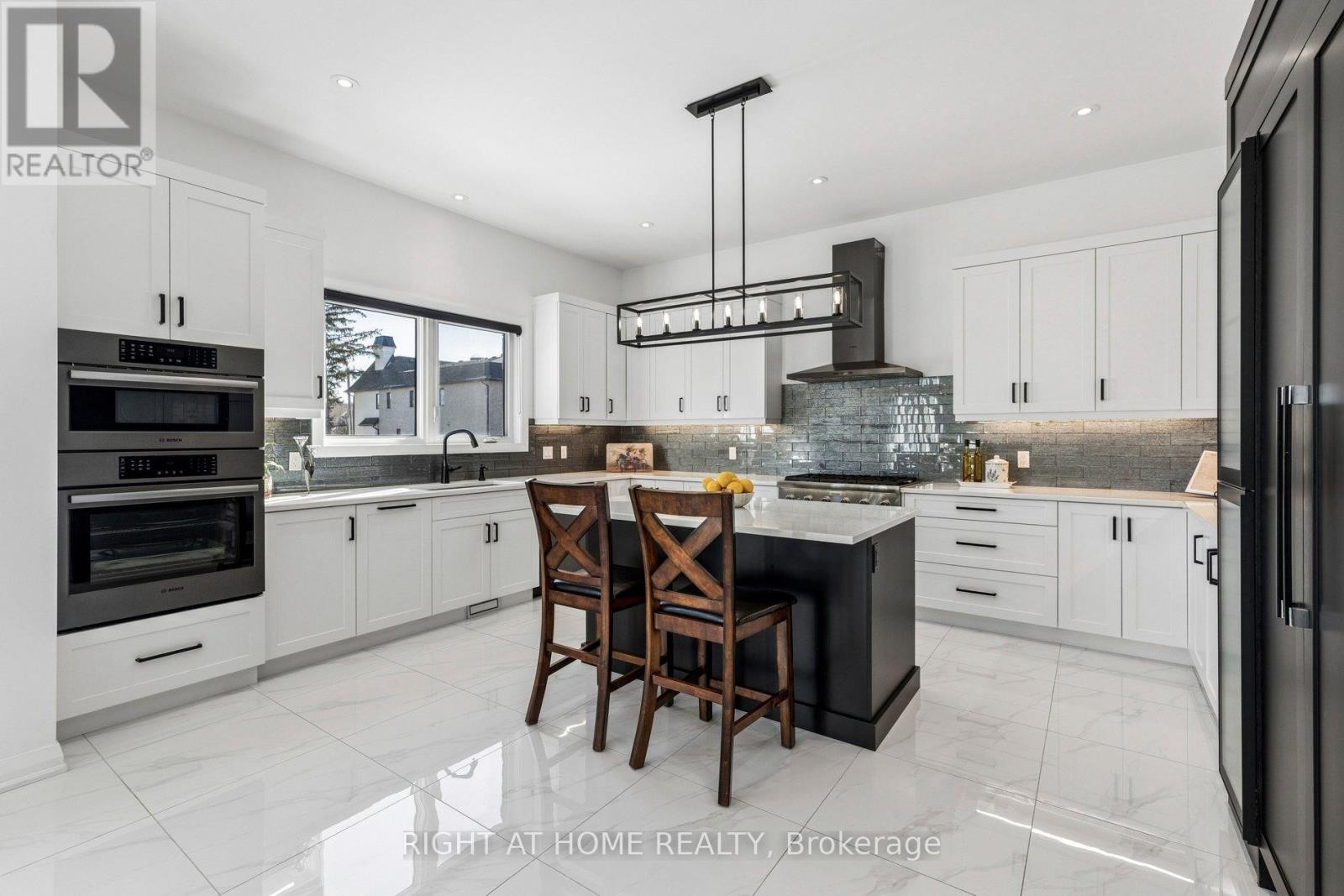 












66 KENMIR AVENUE

,
Niagara-on-the-Lake (St. Davids),




Ontario
L0S1J0

