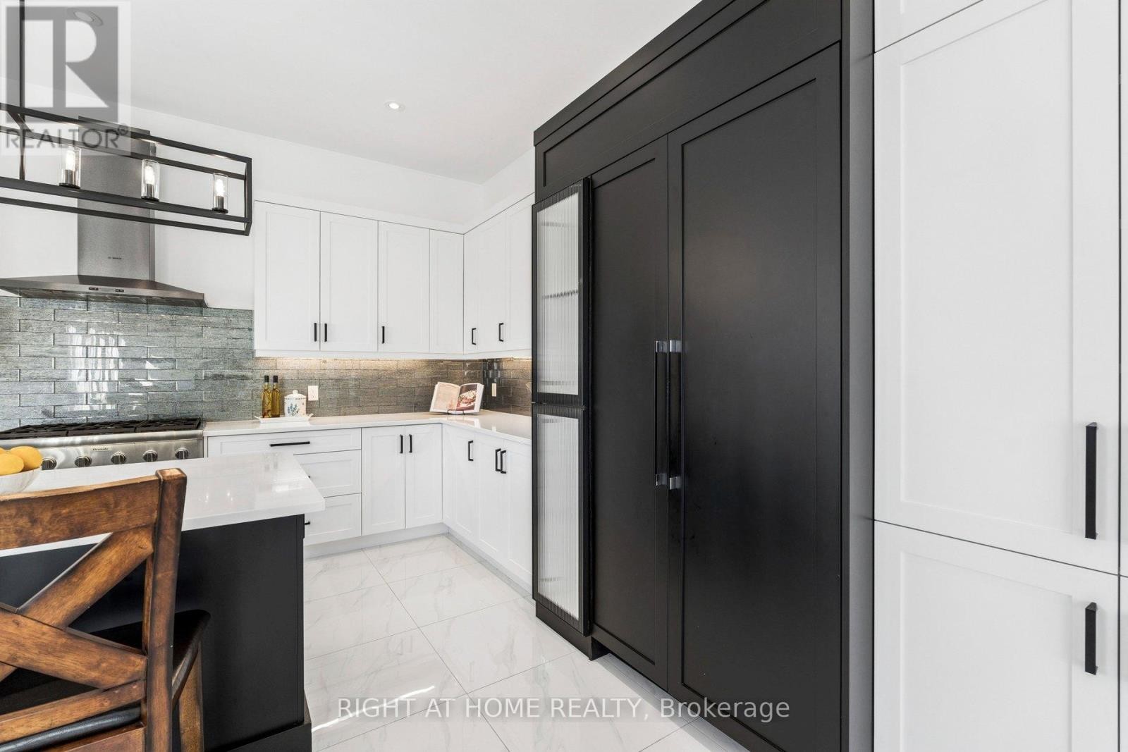 












66 KENMIR AVENUE

,
Niagara-on-the-Lake (St. Davids),




Ontario
L0S1J0

