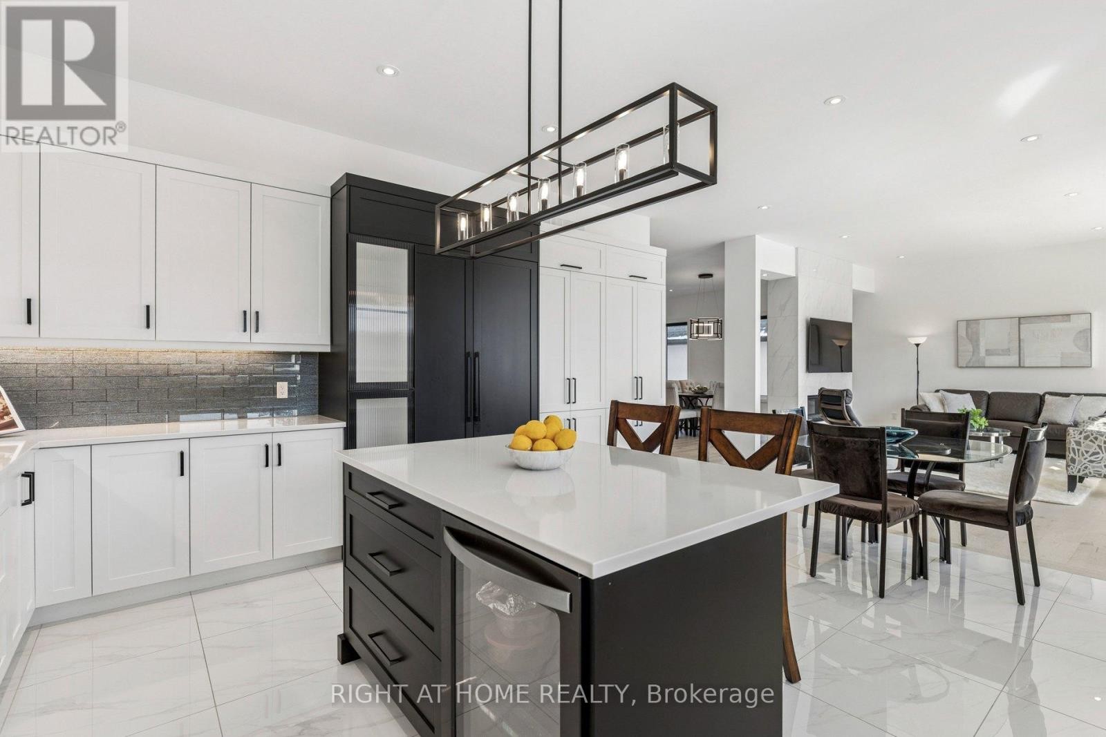 












66 KENMIR AVENUE

,
Niagara-on-the-Lake (St. Davids),




Ontario
L0S1J0

