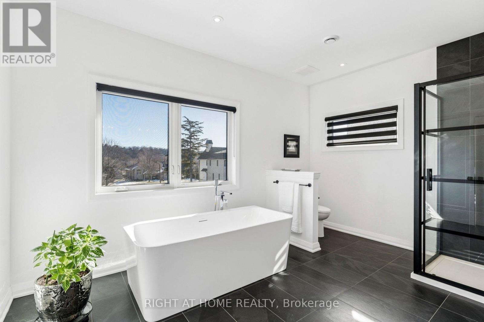 












66 KENMIR AVENUE

,
Niagara-on-the-Lake (St. Davids),




Ontario
L0S1J0

