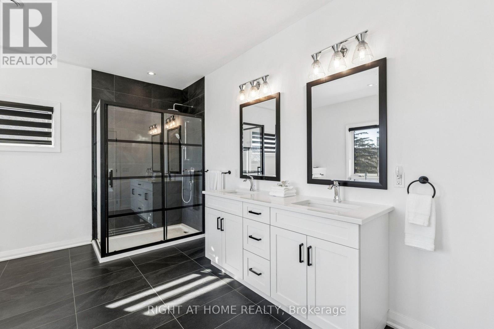 












66 KENMIR AVENUE

,
Niagara-on-the-Lake (St. Davids),




Ontario
L0S1J0

