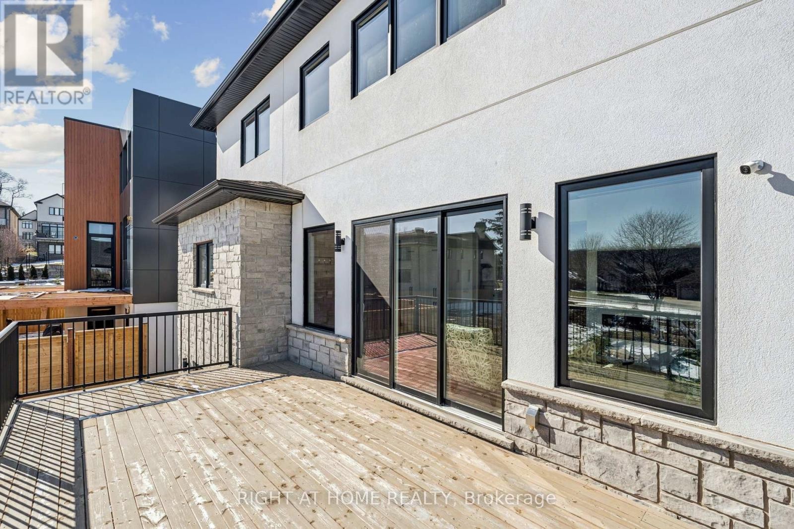 












66 KENMIR AVENUE

,
Niagara-on-the-Lake (St. Davids),




Ontario
L0S1J0

