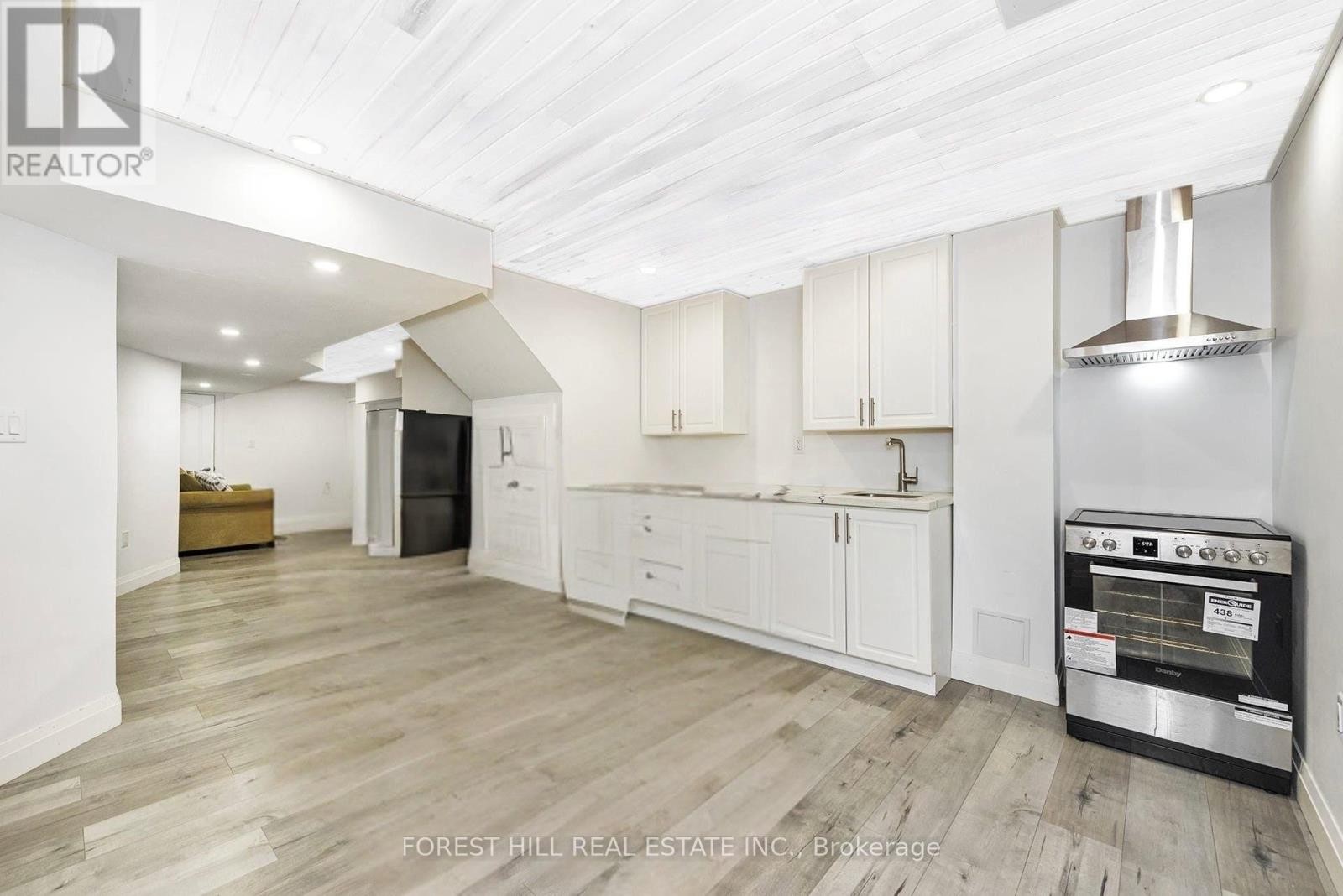 












488 LINDEN DRIVE

,
Cambridge,




Ontario
N3H5L5

