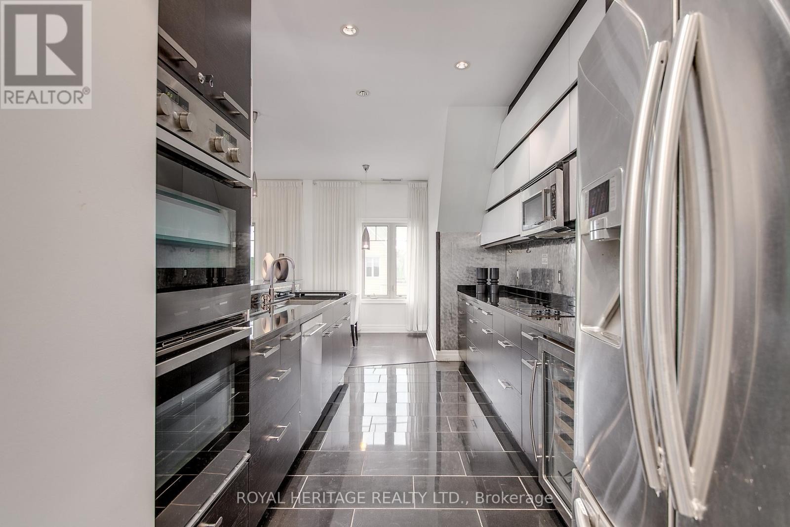 












605 - 130 STEAMSHIP BAY RD ROAD

,
Gravenhurst (Muskoka (S)),




Ontario
P1P1Z9

