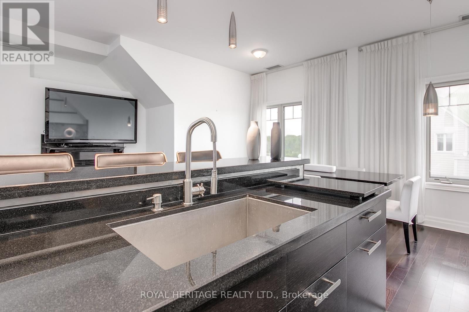 












605 - 130 STEAMSHIP BAY RD ROAD

,
Gravenhurst (Muskoka (S)),




Ontario
P1P1Z9

