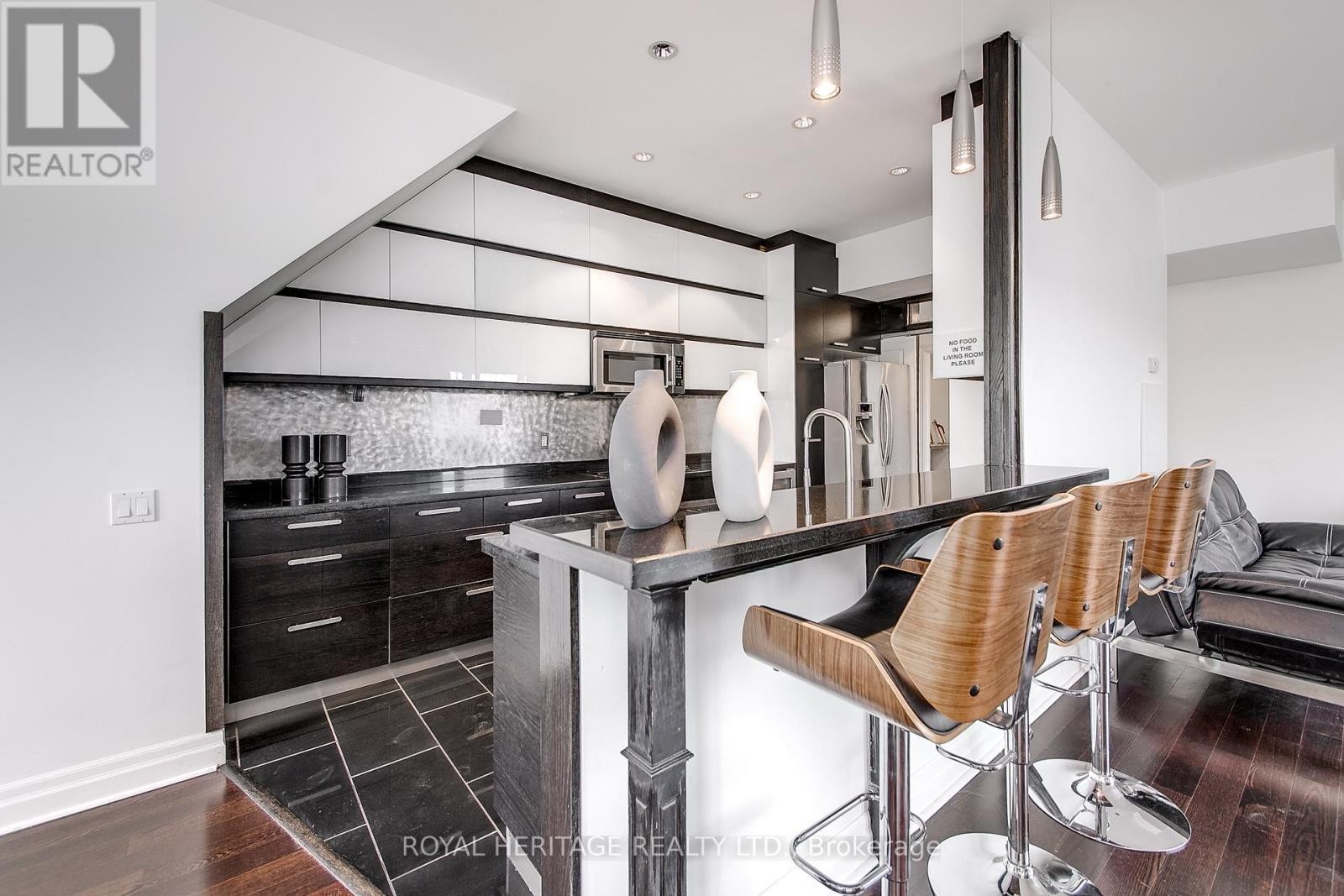 












605 - 130 STEAMSHIP BAY RD ROAD

,
Gravenhurst (Muskoka (S)),




Ontario
P1P1Z9

