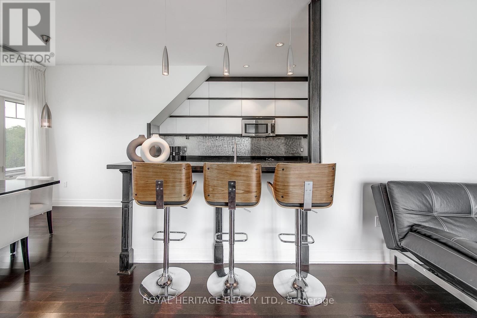 












605 - 130 STEAMSHIP BAY RD ROAD

,
Gravenhurst (Muskoka (S)),




Ontario
P1P1Z9

