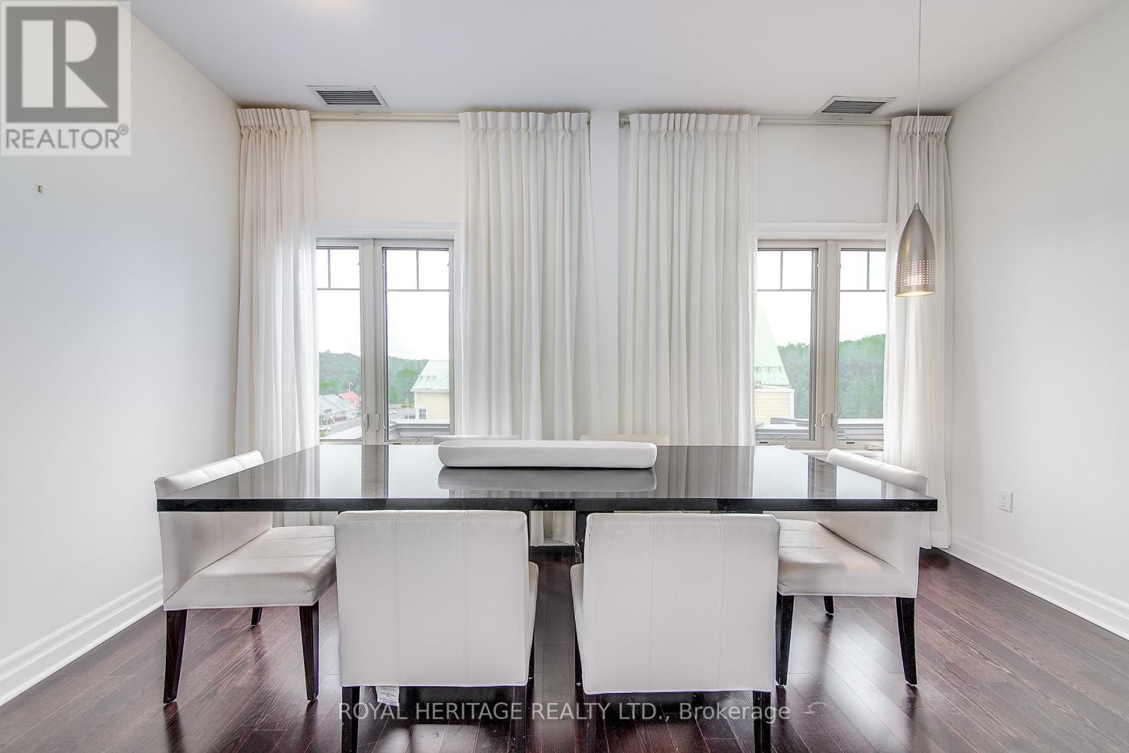 












605 - 130 STEAMSHIP BAY RD ROAD

,
Gravenhurst (Muskoka (S)),




Ontario
P1P1Z9

