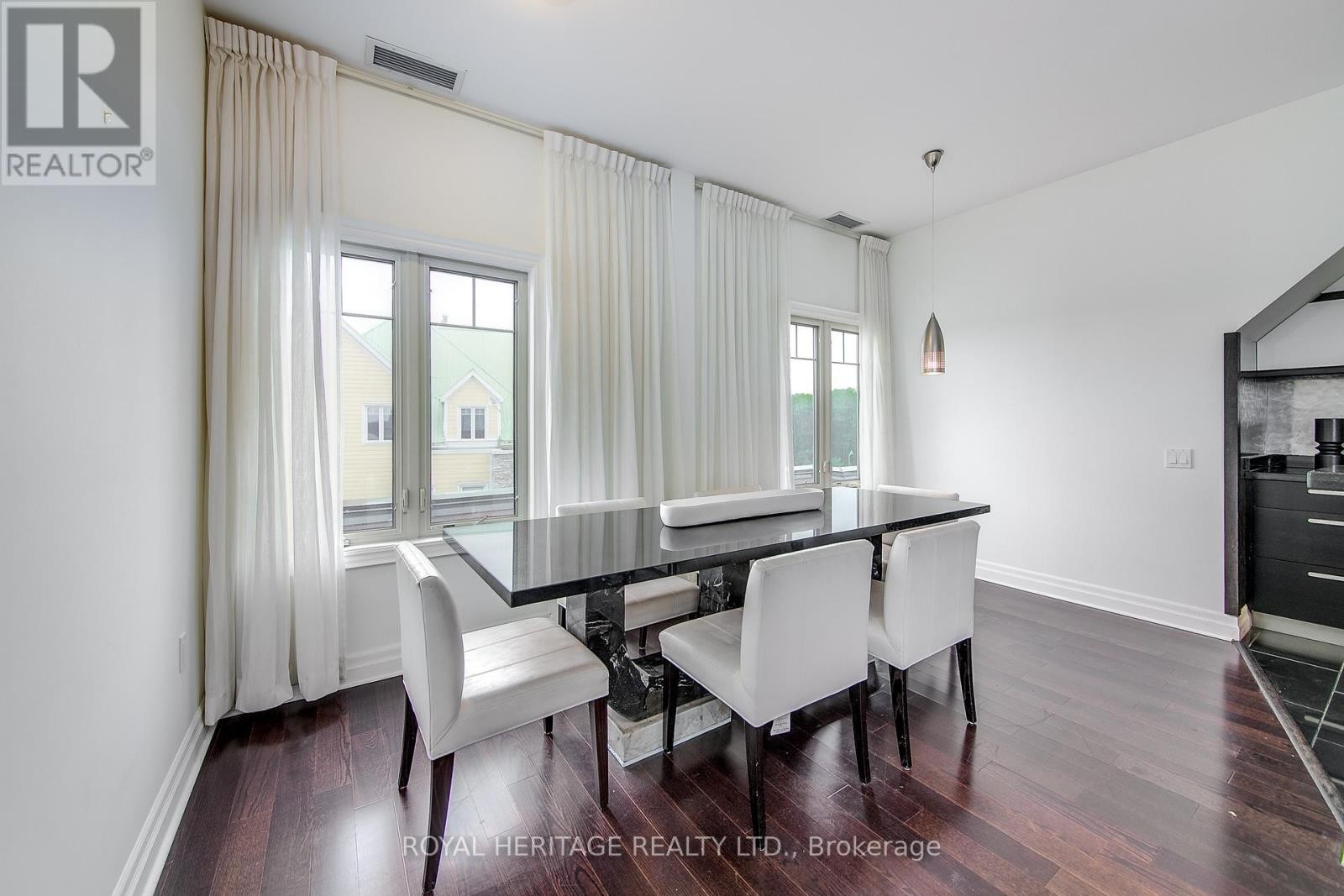 












605 - 130 STEAMSHIP BAY RD ROAD

,
Gravenhurst (Muskoka (S)),




Ontario
P1P1Z9

