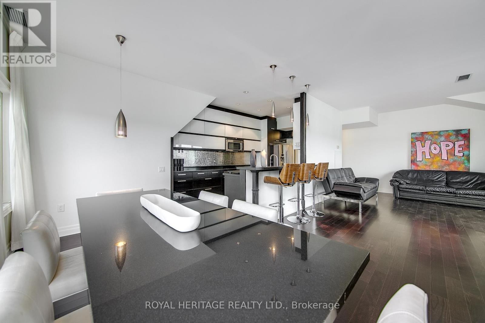 












605 - 130 STEAMSHIP BAY RD ROAD

,
Gravenhurst (Muskoka (S)),




Ontario
P1P1Z9

