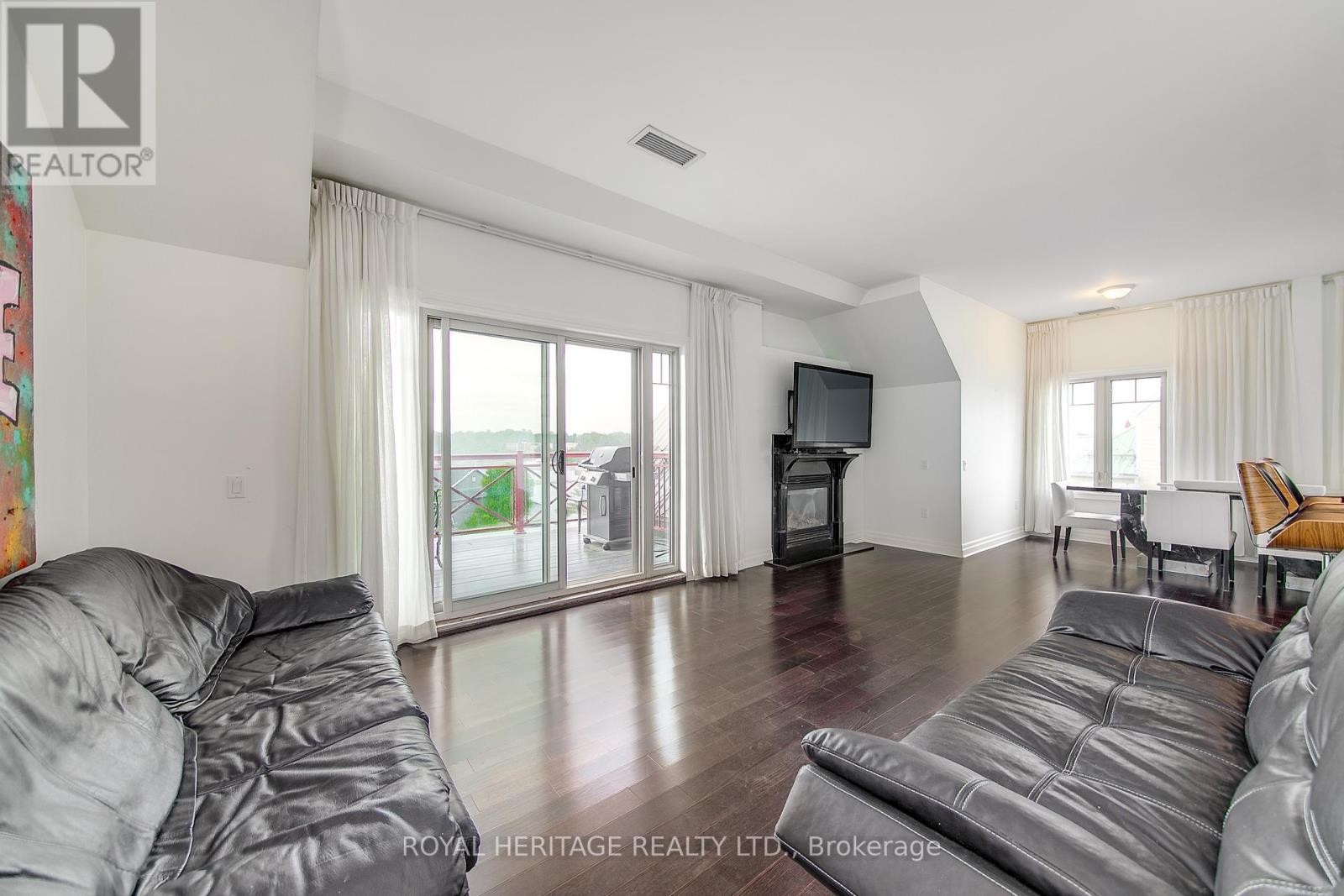 












605 - 130 STEAMSHIP BAY RD ROAD

,
Gravenhurst (Muskoka (S)),




Ontario
P1P1Z9

