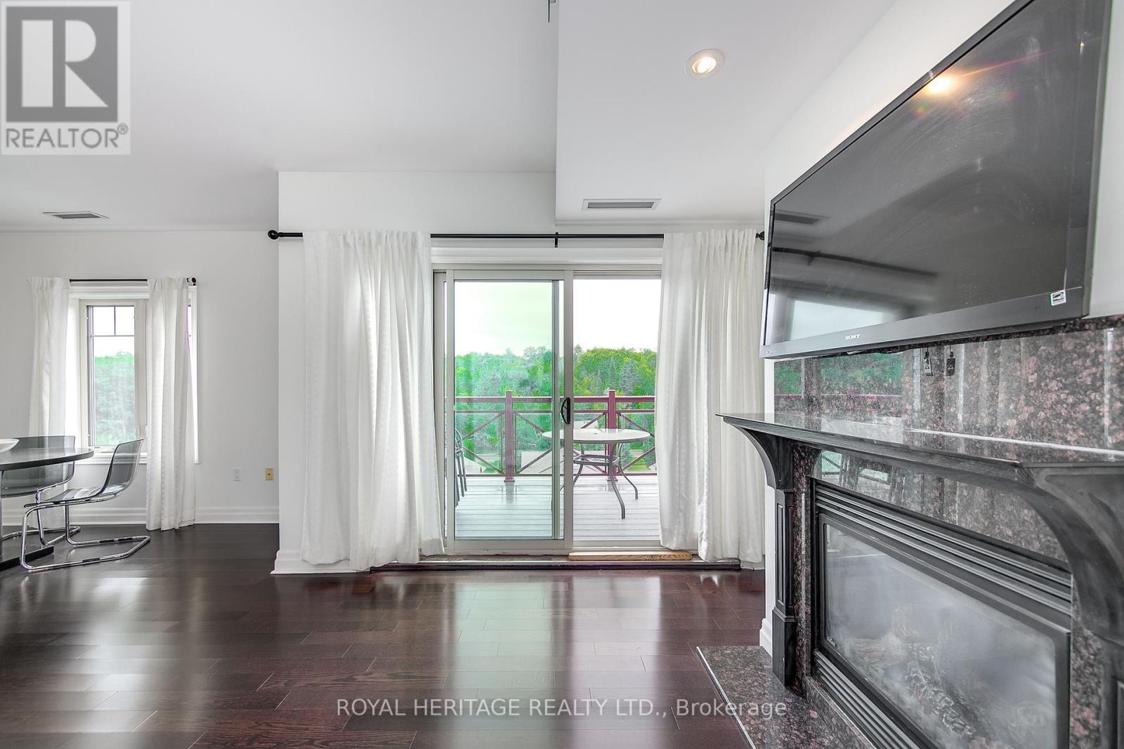 












605 - 130 STEAMSHIP BAY RD ROAD

,
Gravenhurst (Muskoka (S)),




Ontario
P1P1Z9

