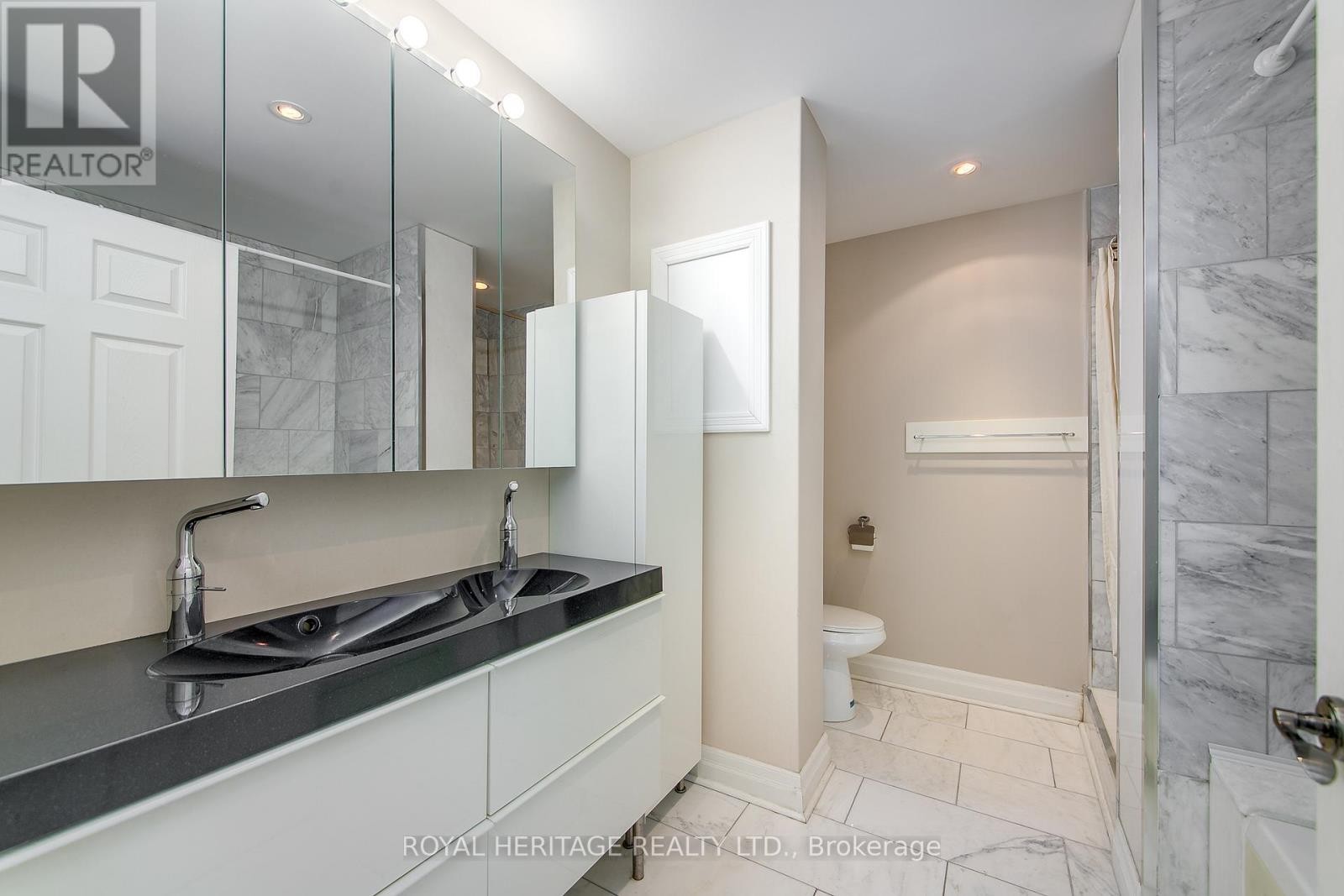 












605 - 130 STEAMSHIP BAY RD ROAD

,
Gravenhurst (Muskoka (S)),




Ontario
P1P1Z9

