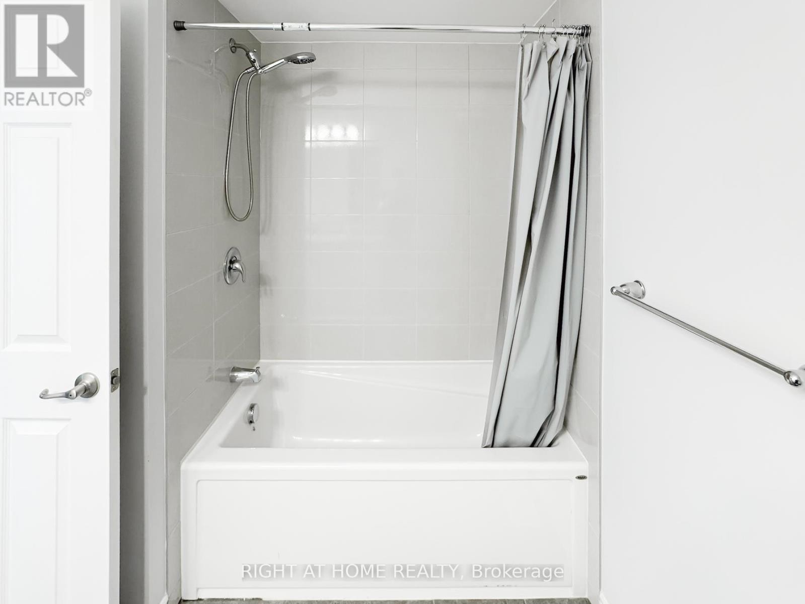 












771 BRITTANIC ROAD

,
Ottawa,




Ontario
K2V0R3

