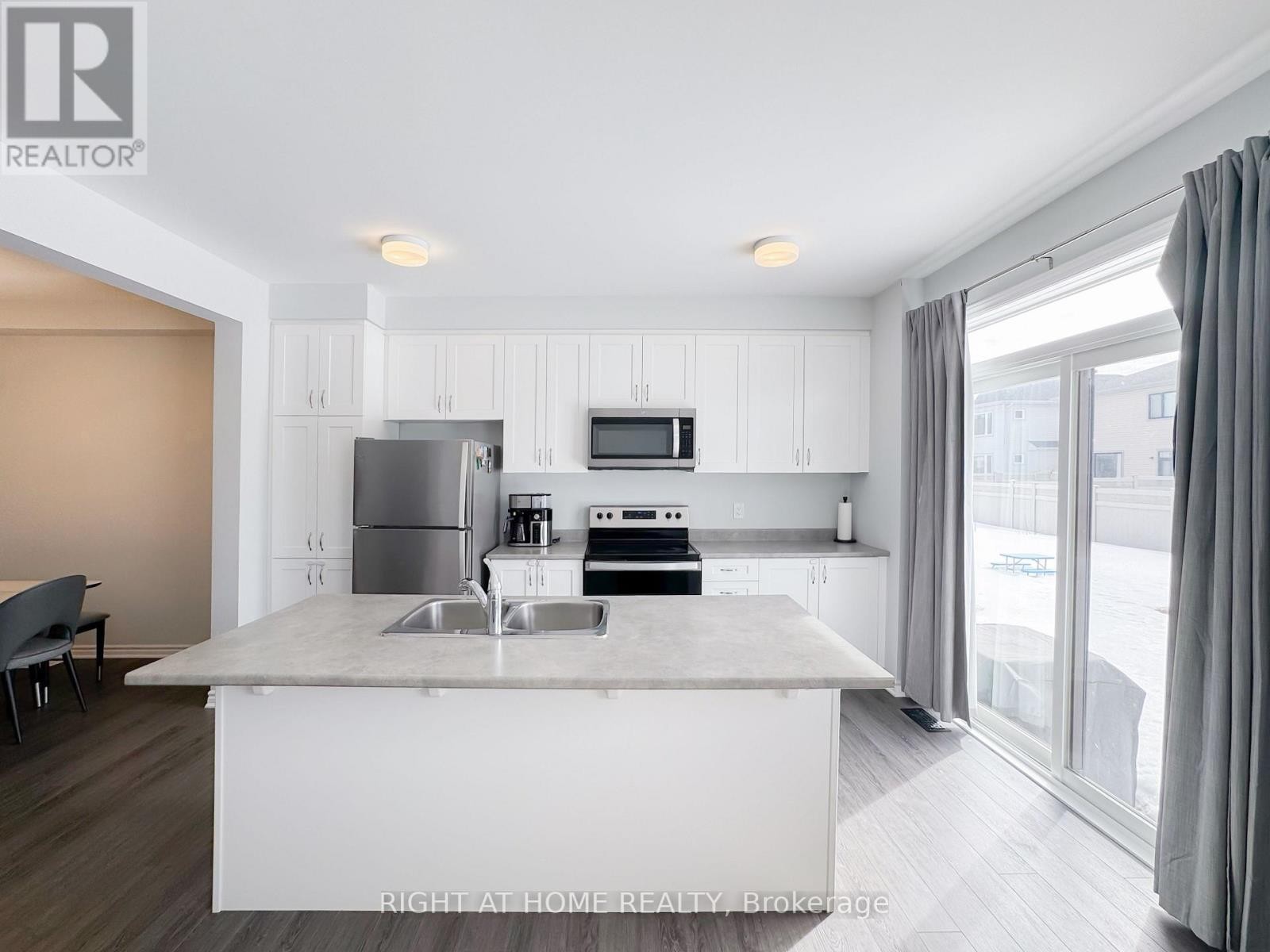 












771 BRITTANIC ROAD

,
Ottawa,




Ontario
K2V0R3

