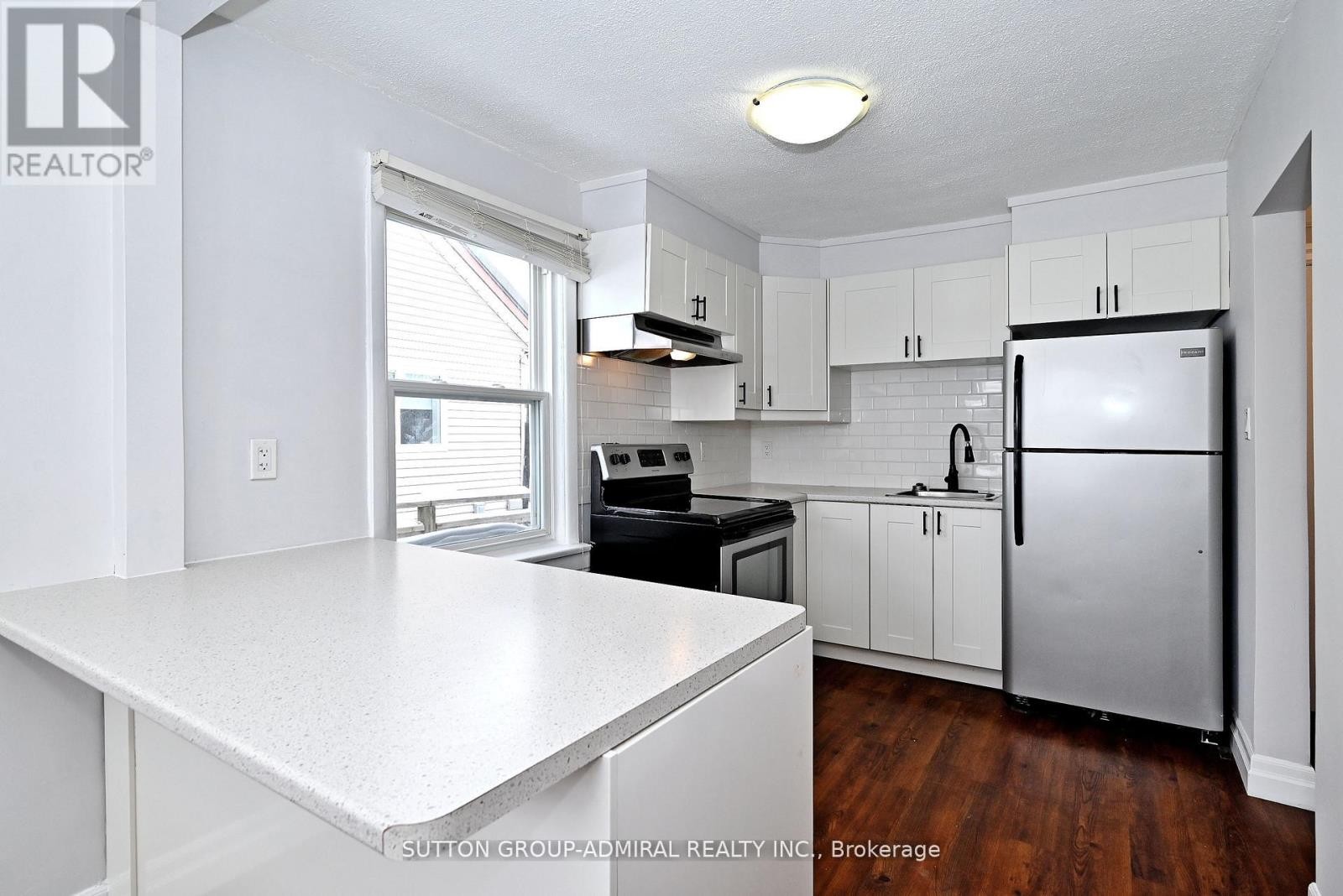 












145 NINTH AVENUE

,
Kitchener,




Ontario
N2C1T1

