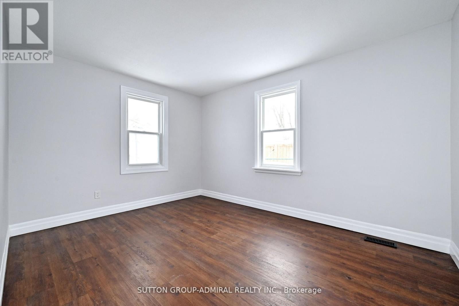 












145 NINTH AVENUE

,
Kitchener,




Ontario
N2C1T1

