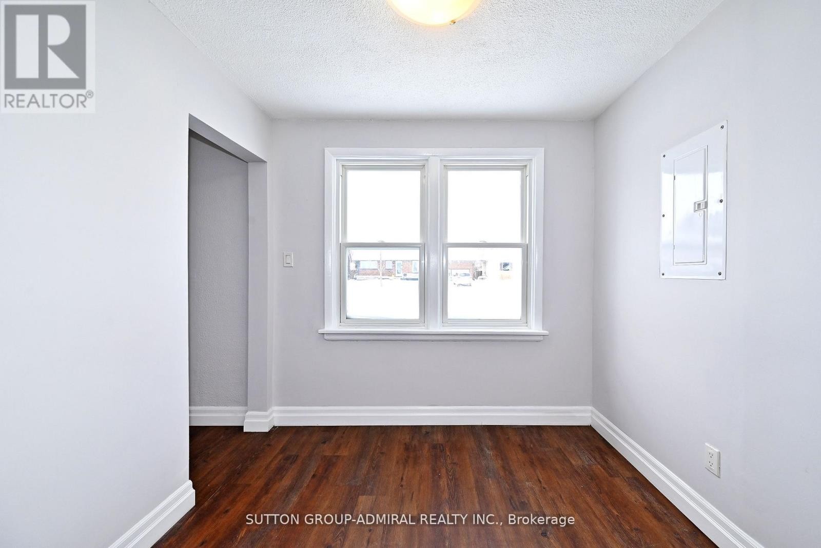 












145 NINTH AVENUE

,
Kitchener,




Ontario
N2C1T1

