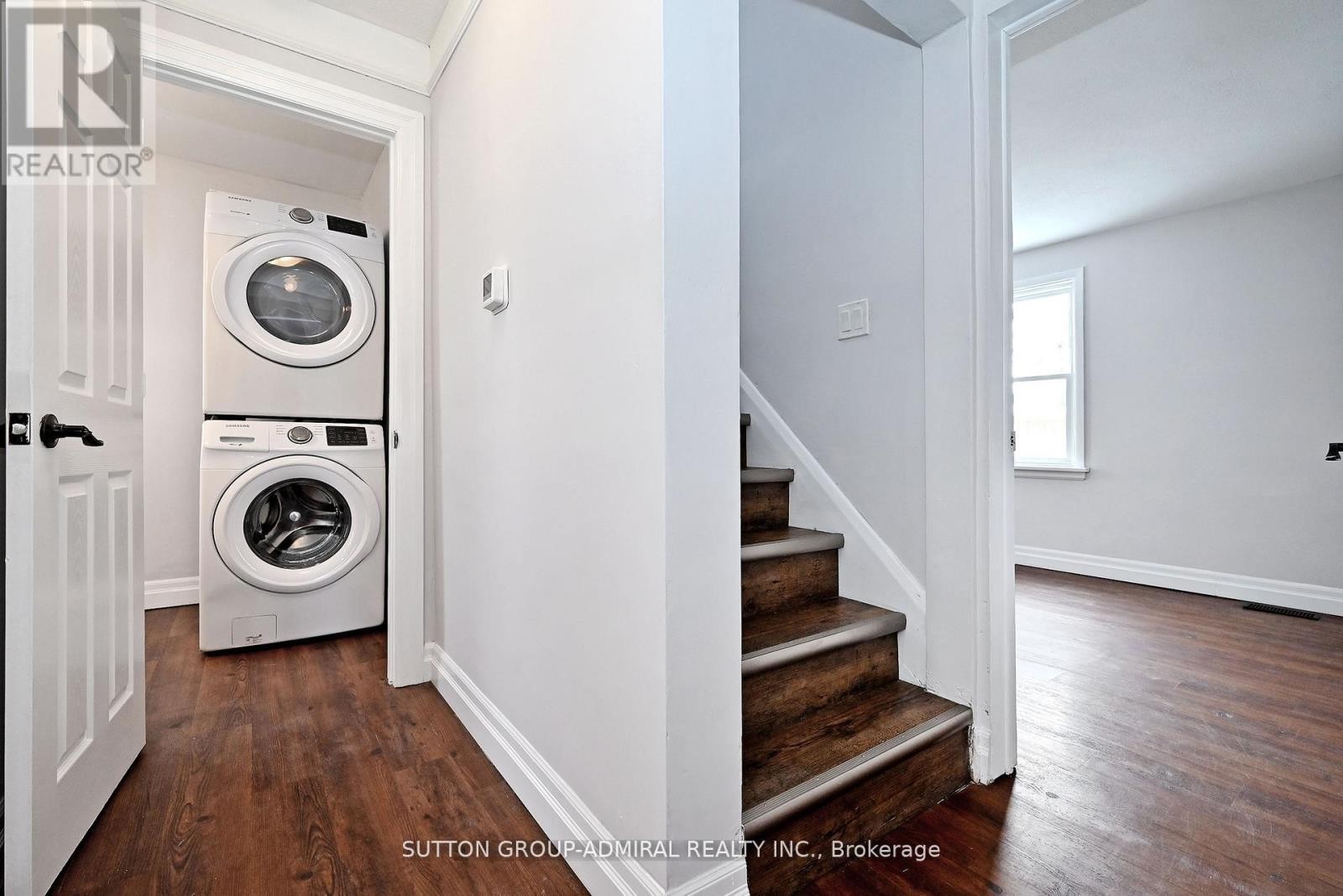 












145 NINTH AVENUE

,
Kitchener,




Ontario
N2C1T1

