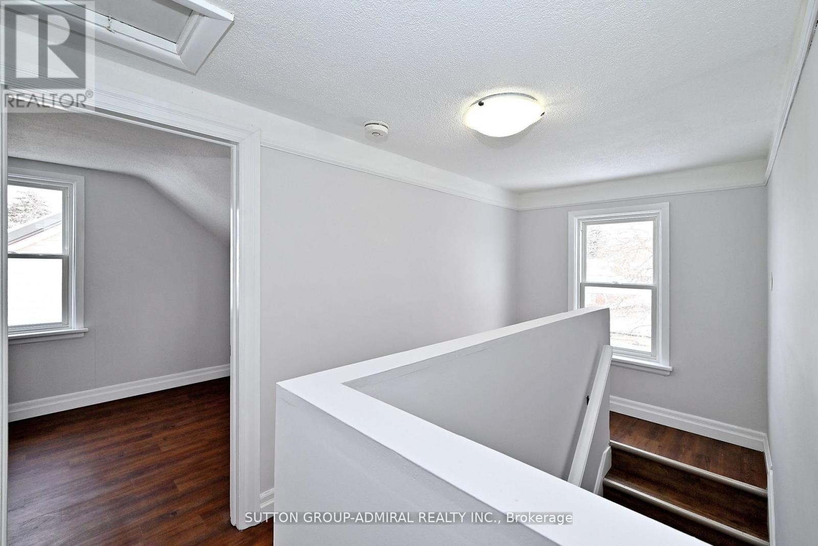 












145 NINTH AVENUE

,
Kitchener,




Ontario
N2C1T1

