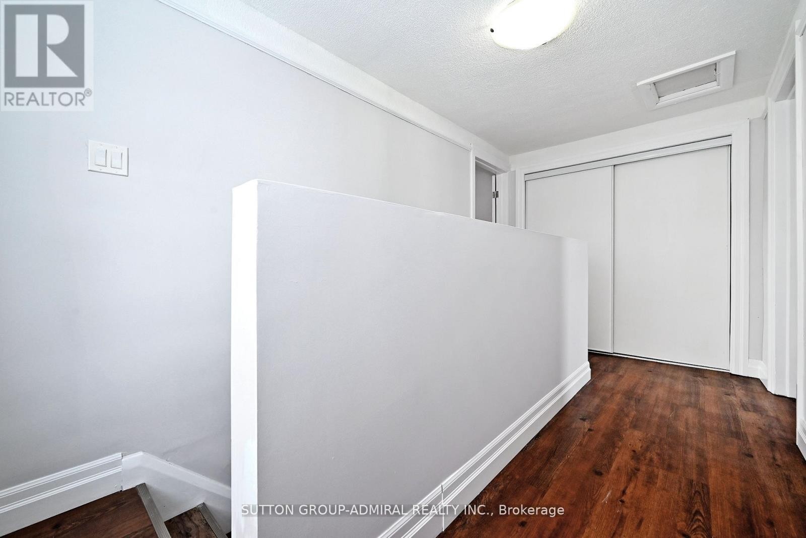 












145 NINTH AVENUE

,
Kitchener,




Ontario
N2C1T1

