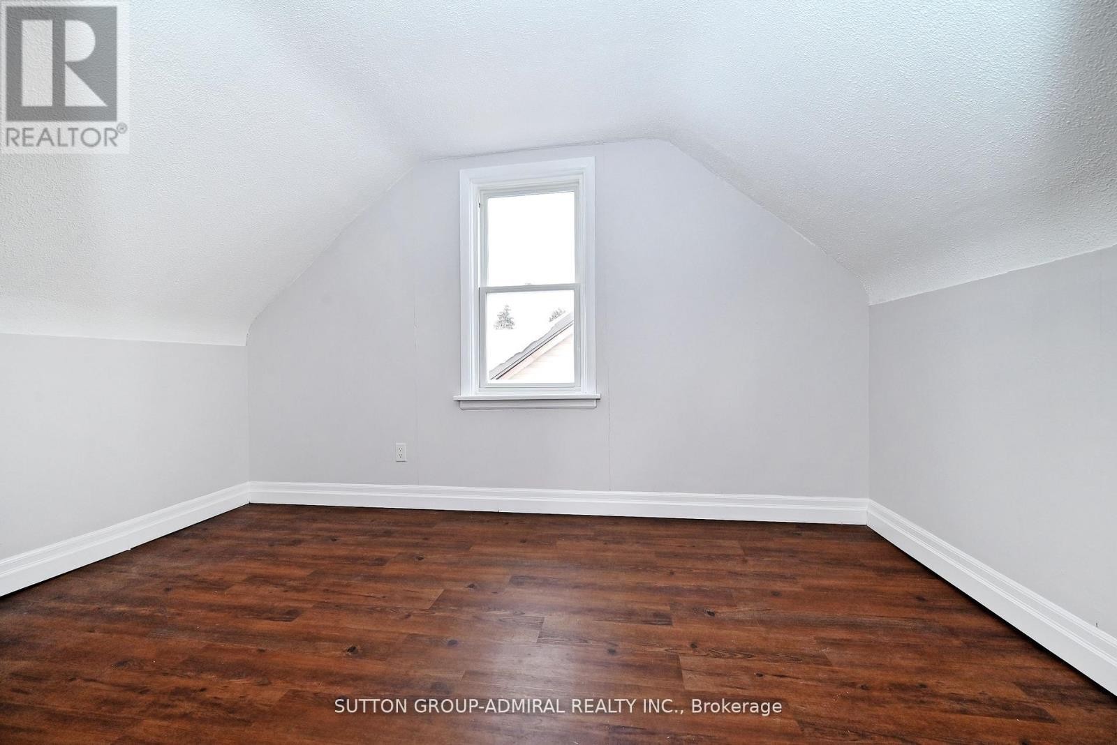 












145 NINTH AVENUE

,
Kitchener,




Ontario
N2C1T1

