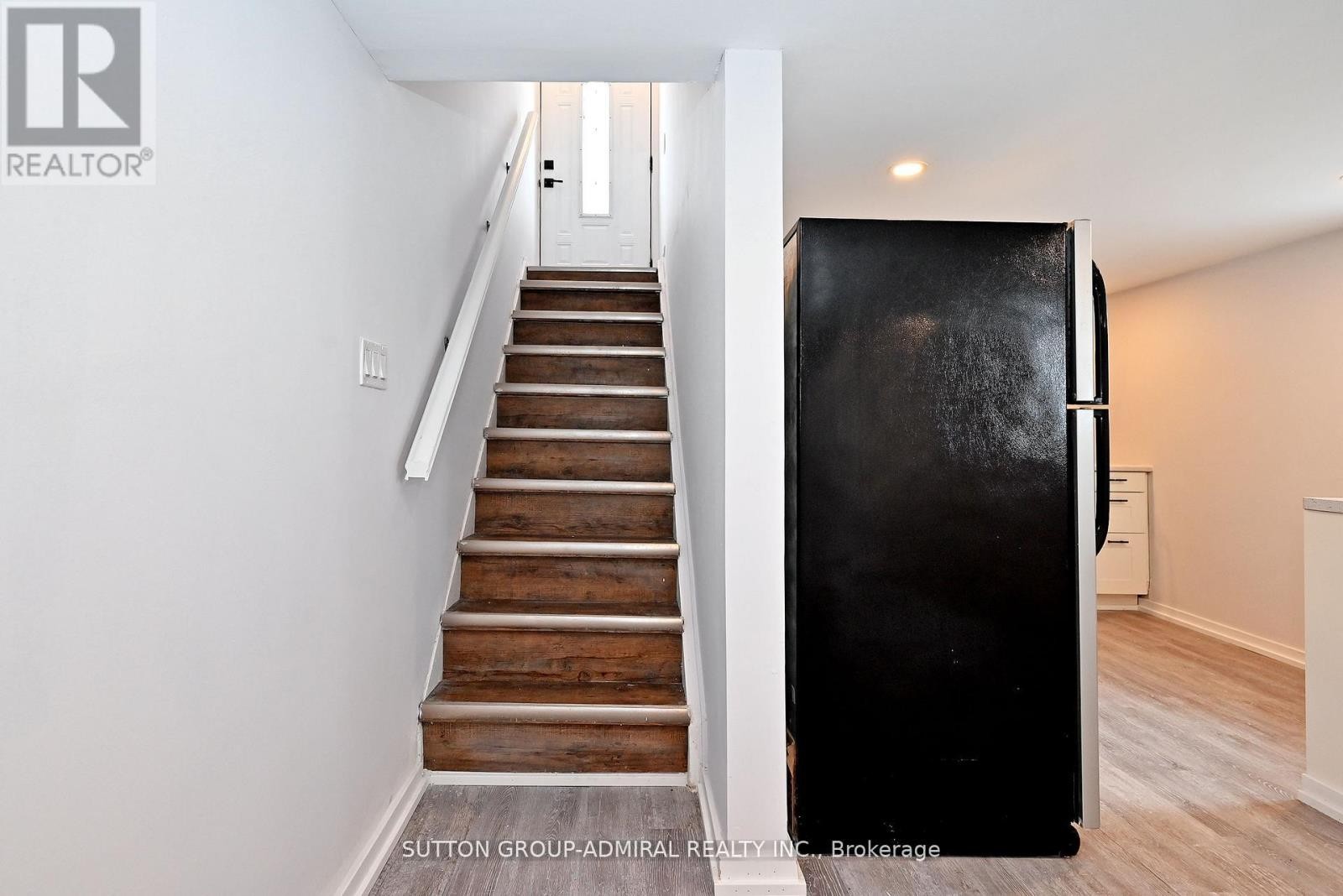 












145 NINTH AVENUE

,
Kitchener,




Ontario
N2C1T1


