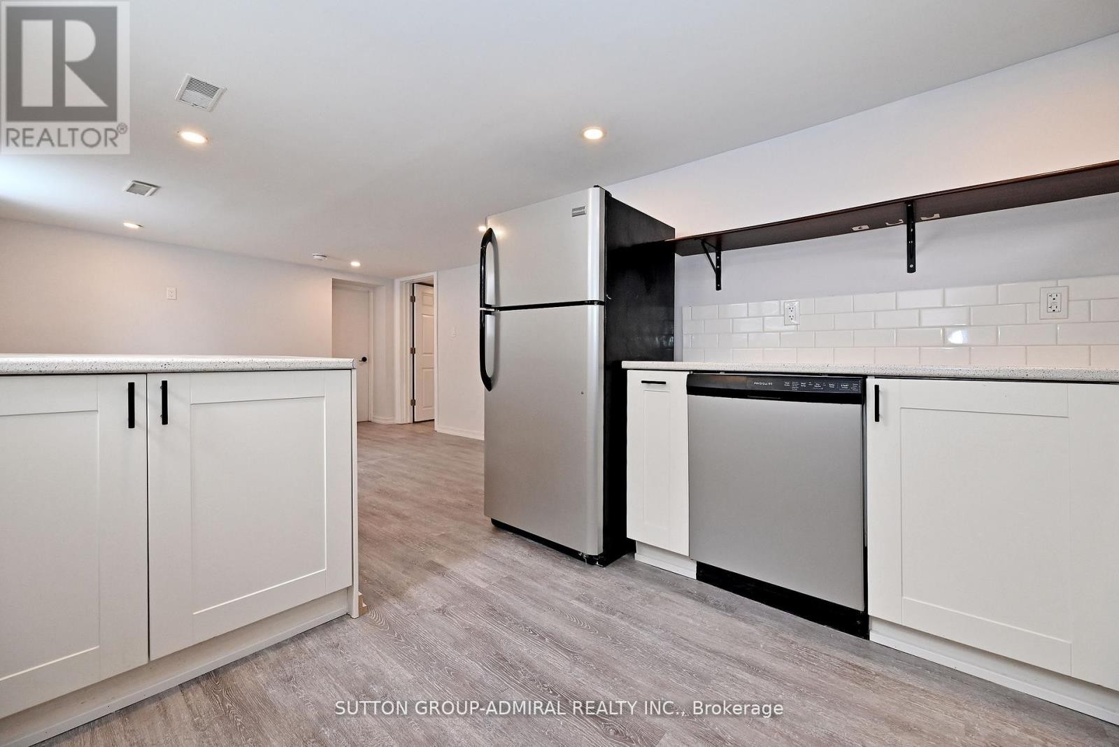 












145 NINTH AVENUE

,
Kitchener,




Ontario
N2C1T1

