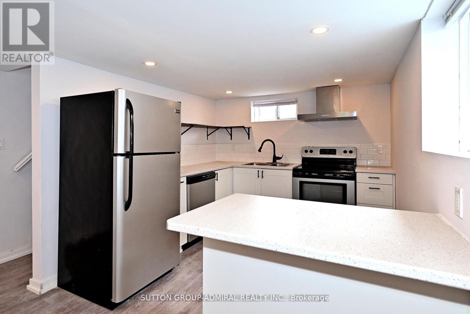 












145 NINTH AVENUE

,
Kitchener,




Ontario
N2C1T1

