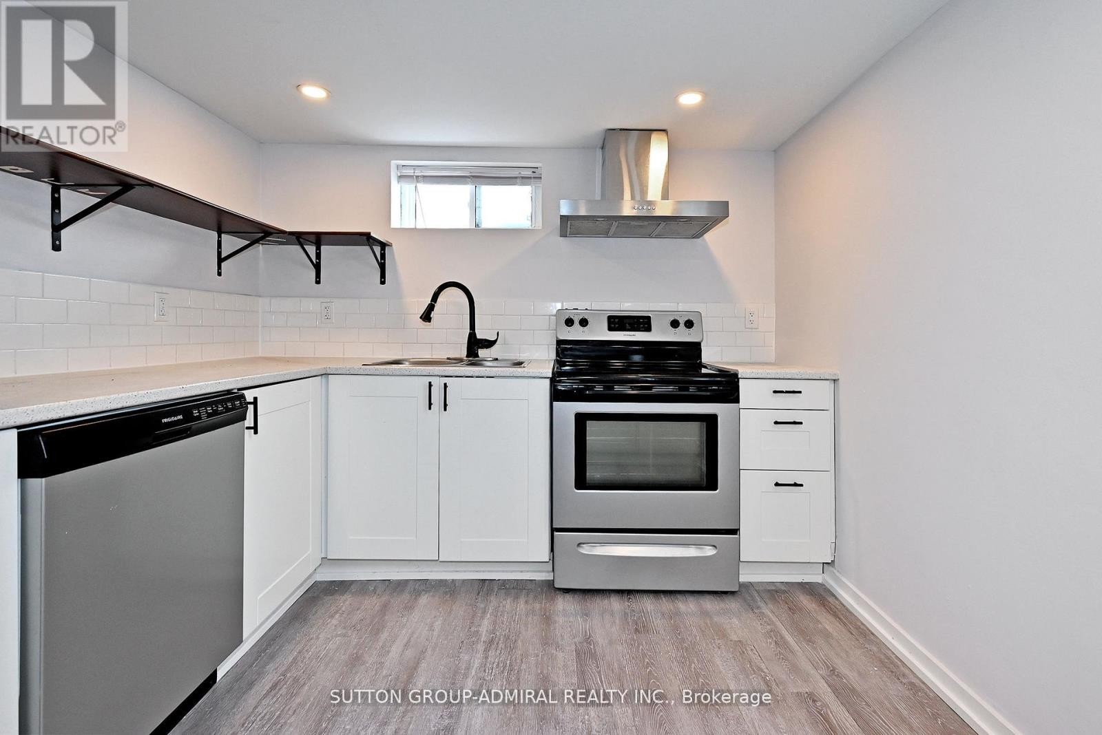 












145 NINTH AVENUE

,
Kitchener,




Ontario
N2C1T1

