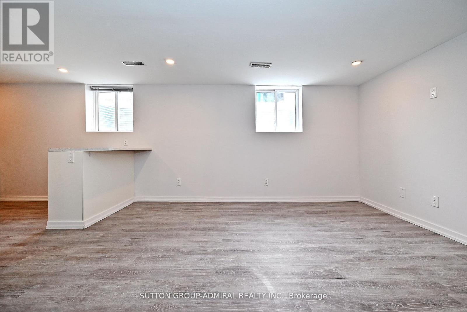 












145 NINTH AVENUE

,
Kitchener,




Ontario
N2C1T1

