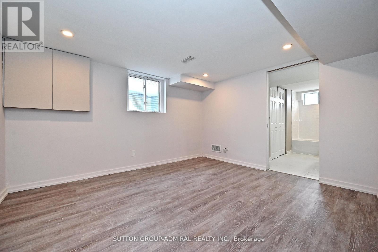 












145 NINTH AVENUE

,
Kitchener,




Ontario
N2C1T1

