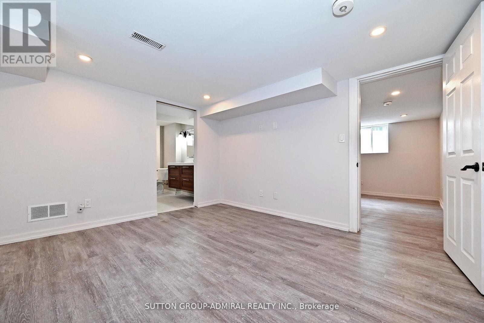 












145 NINTH AVENUE

,
Kitchener,




Ontario
N2C1T1

