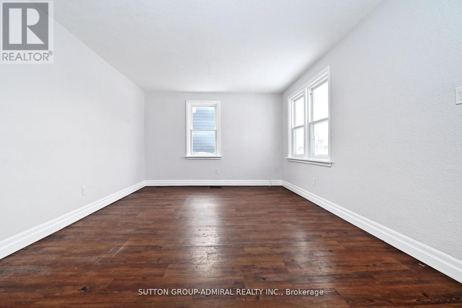 












145 NINTH AVENUE

,
Kitchener,




Ontario
N2C1T1

