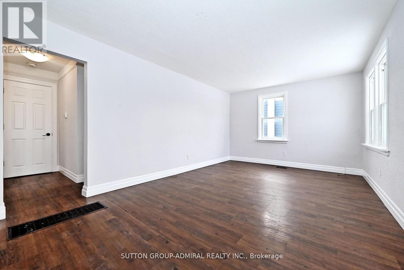 












145 NINTH AVENUE

,
Kitchener,




Ontario
N2C1T1

