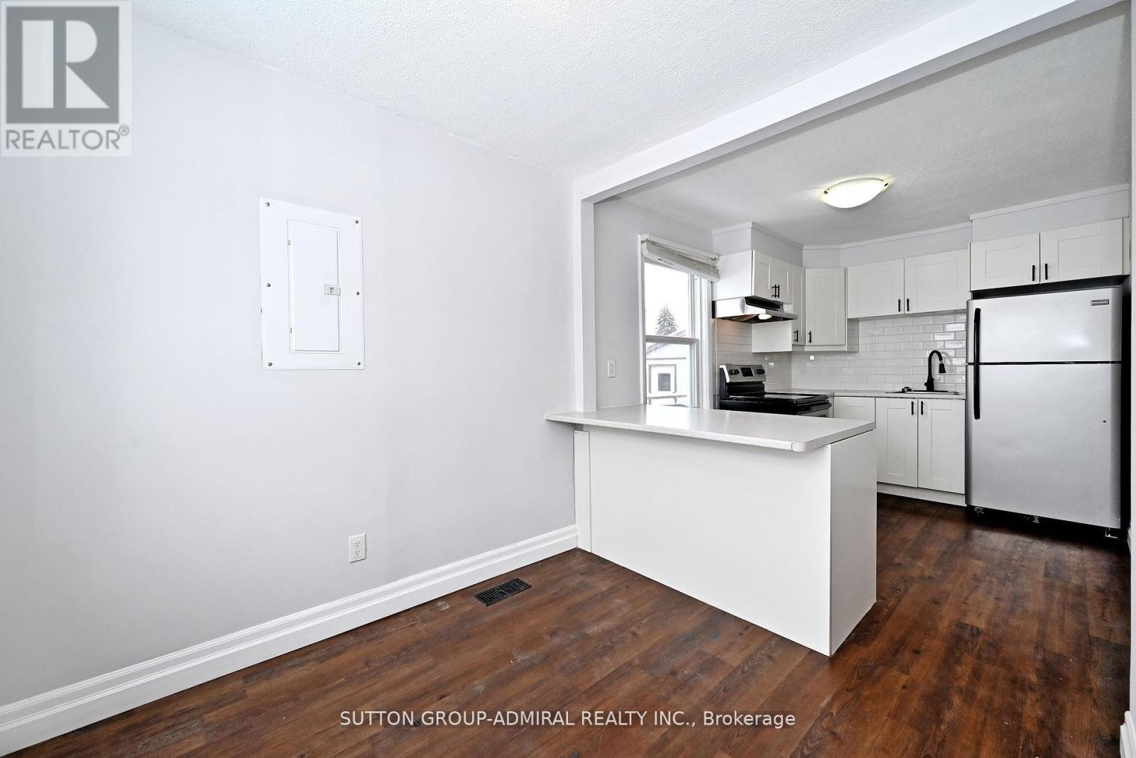 












145 NINTH AVENUE

,
Kitchener,




Ontario
N2C1T1

