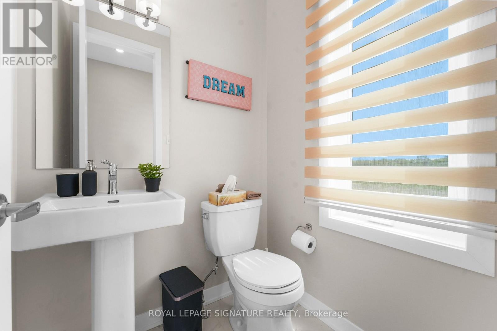 












280 SAPLING GROVE S

,
Ottawa,




Ontario
K2J7L9


