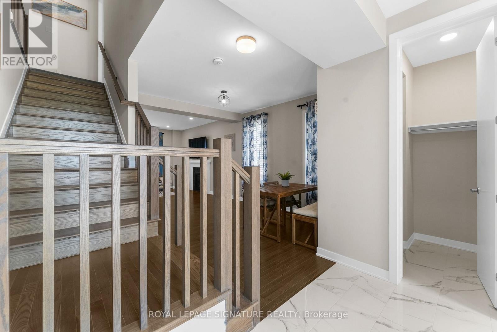 












280 SAPLING GROVE S

,
Ottawa,




Ontario
K2J7L9

