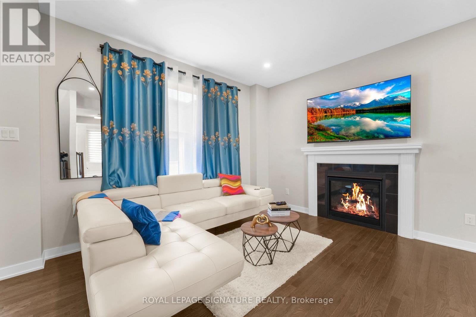 












280 SAPLING GROVE S

,
Ottawa,




Ontario
K2J7L9

