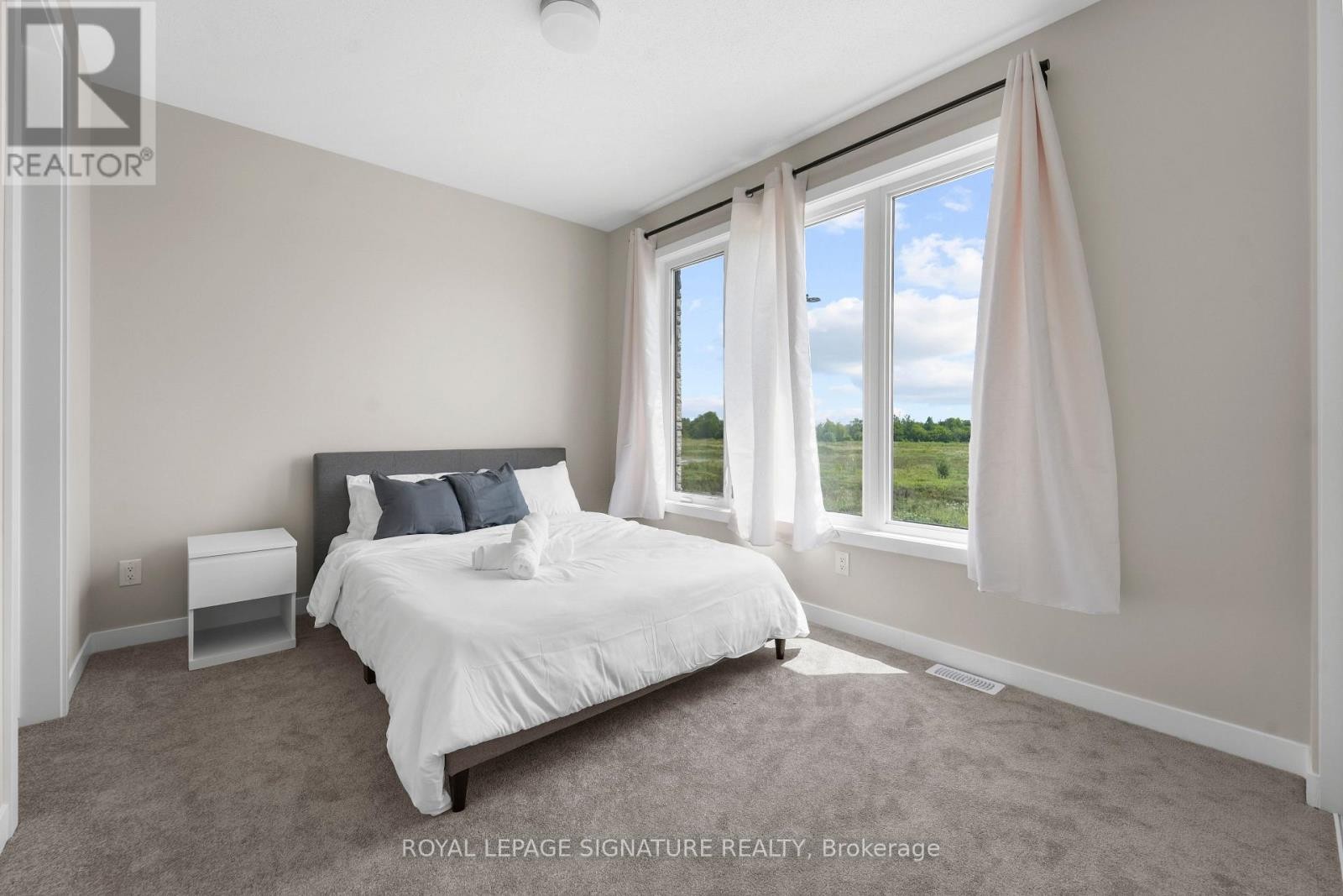 












280 SAPLING GROVE S

,
Ottawa,




Ontario
K2J7L9

