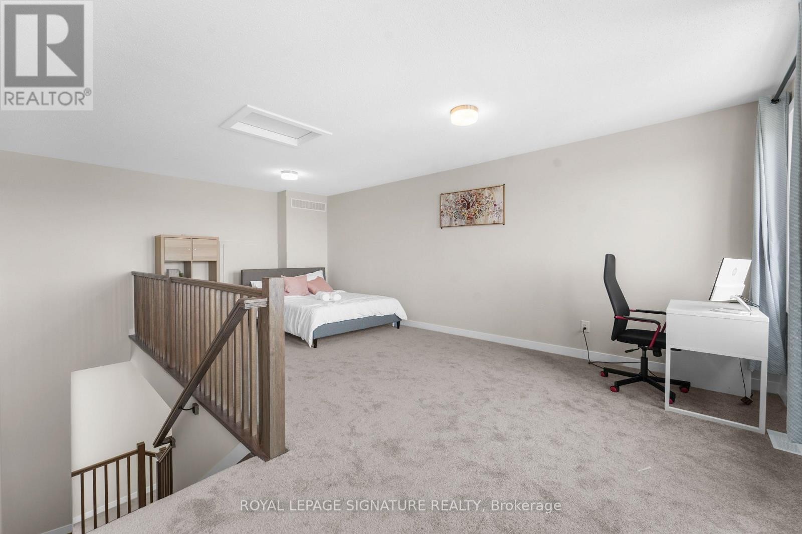 












280 SAPLING GROVE S

,
Ottawa,




Ontario
K2J7L9

