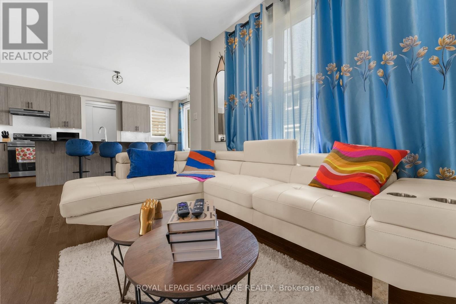 












280 SAPLING GROVE S

,
Ottawa,




Ontario
K2J7L9

