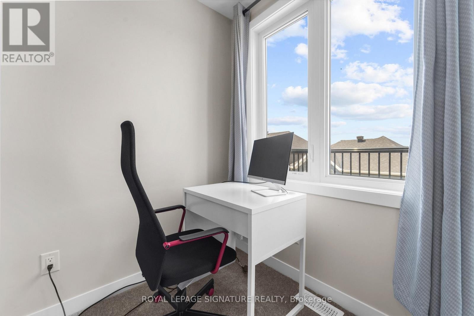 












280 SAPLING GROVE S

,
Ottawa,




Ontario
K2J7L9

